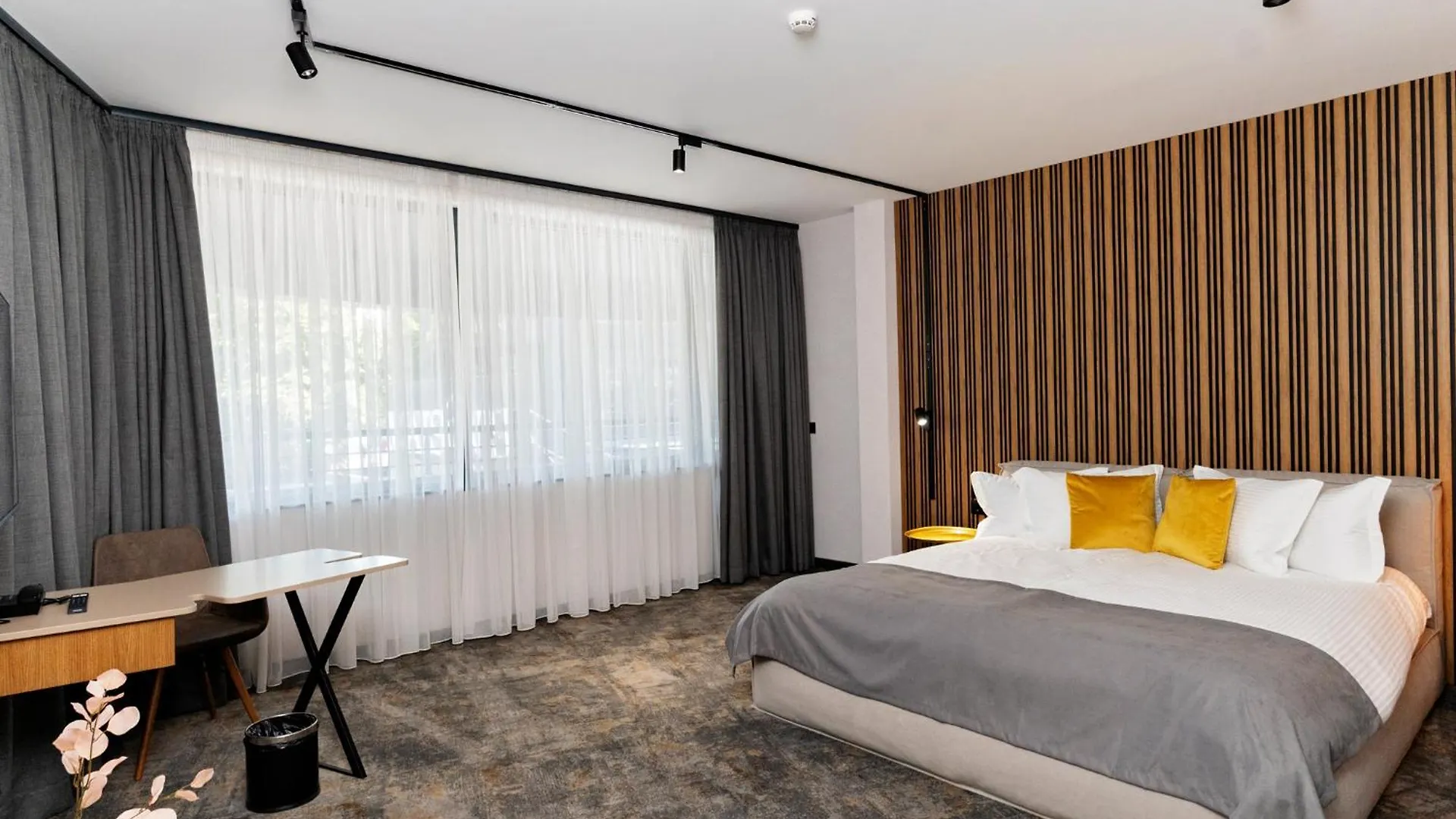 Mm Boutique Hotel Burgas City 4*,